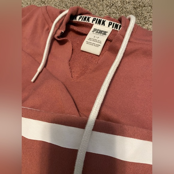 2 VICTORIA SECRET PINK HOODIES!🤩 - Picture 11 of 17